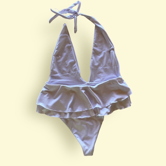 NWOT White Ruffle One Piece Swimsuit. Great Condition! - Picture 3 of 9